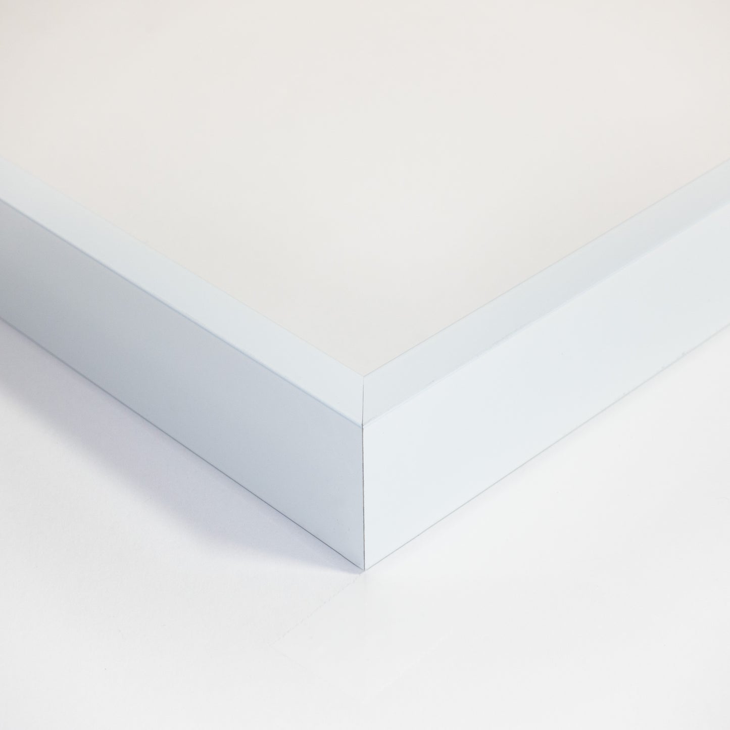 Bright White Frame – Finish 52
